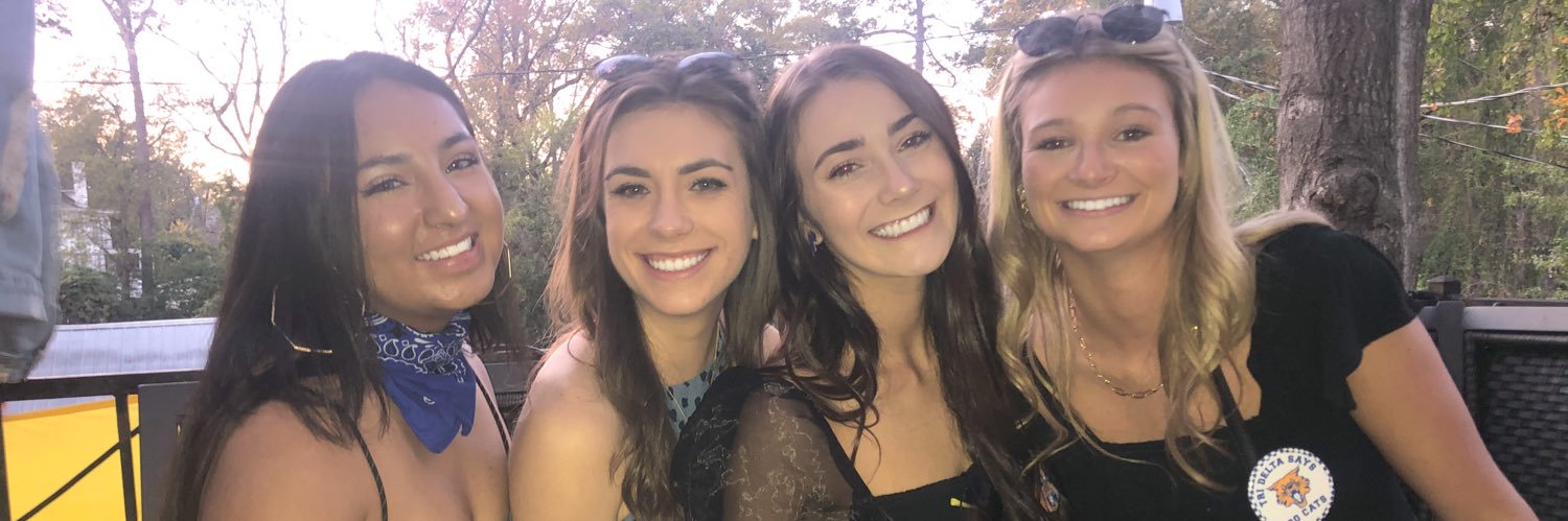 ashleyypitts's profile banner image