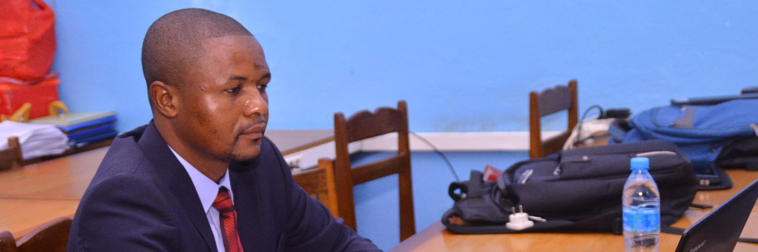 akayembem's profile banner image
