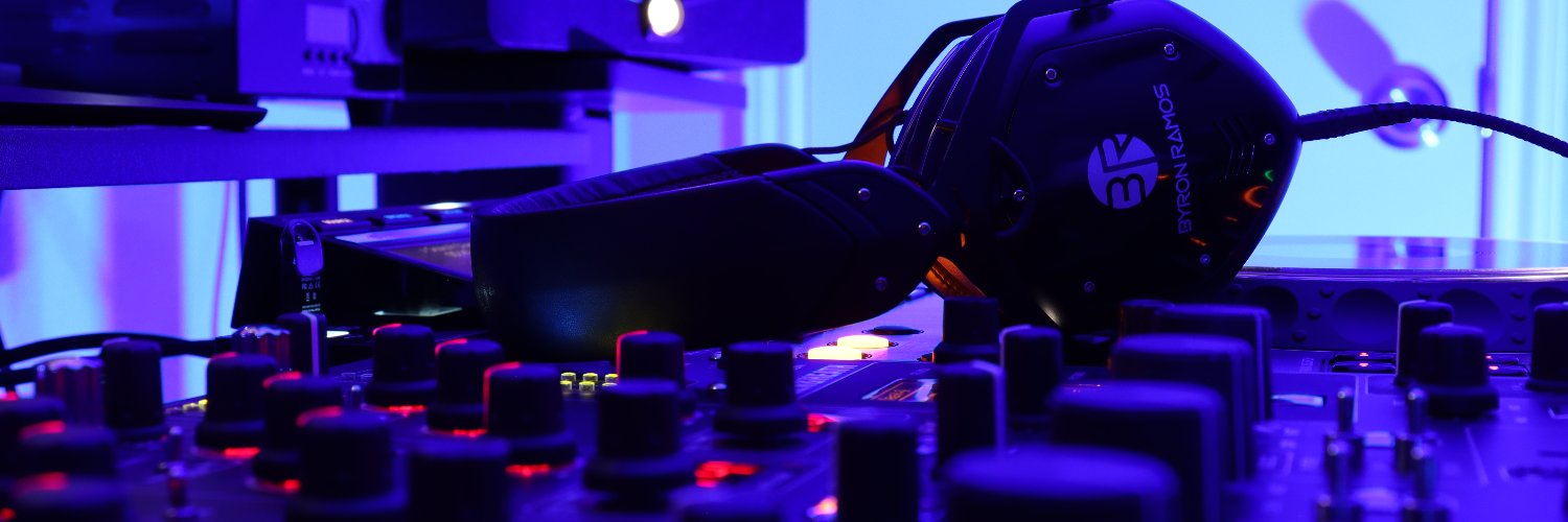 byronz32's profile banner image