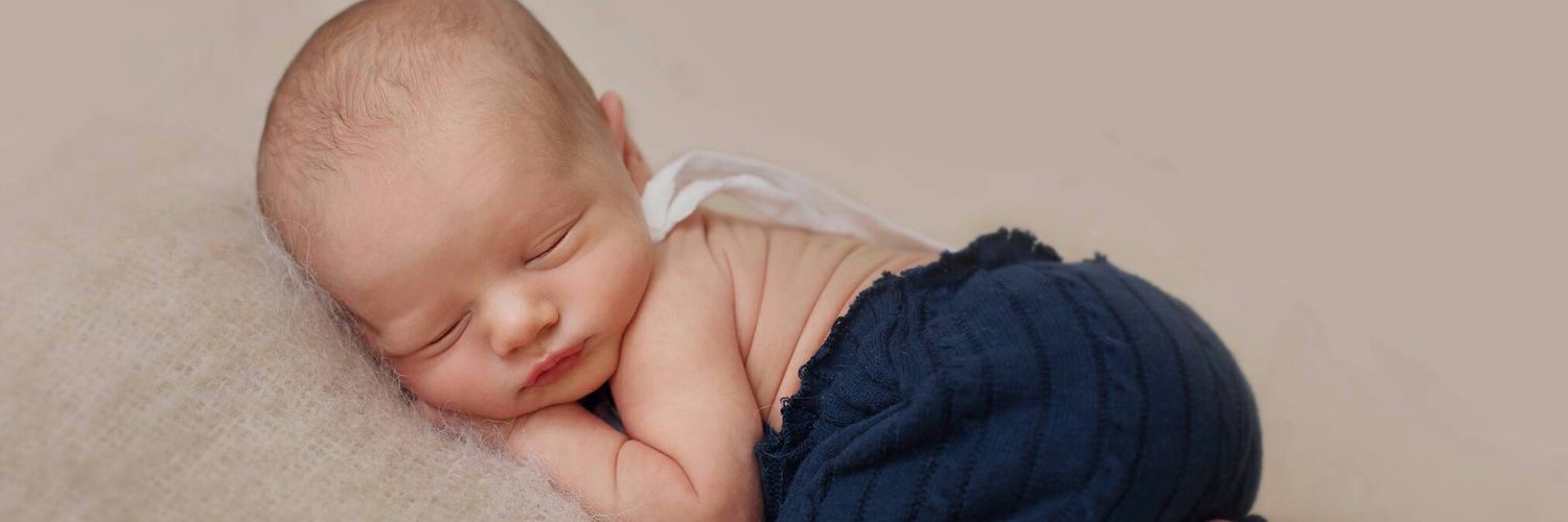 Lisa Rene de Cotret banner