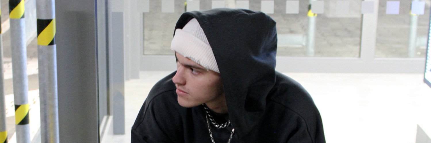rfararik's profile banner image