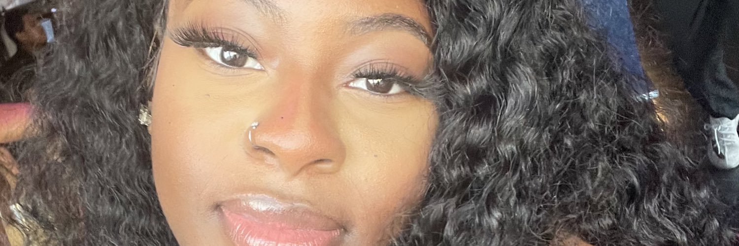 _vivvvy's profile banner image