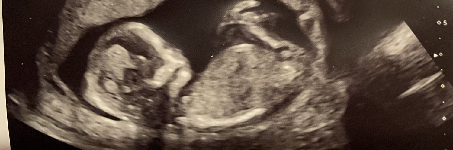 adeleb_33's profile banner image
