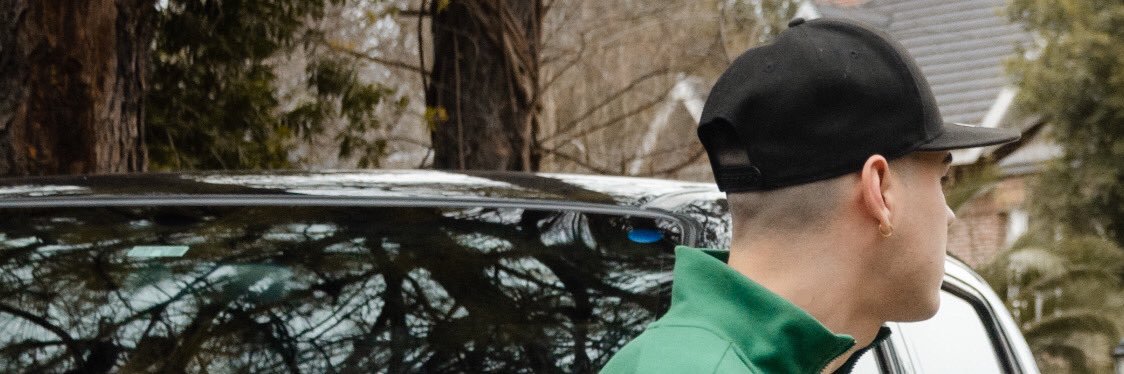 danivivess's profile banner image