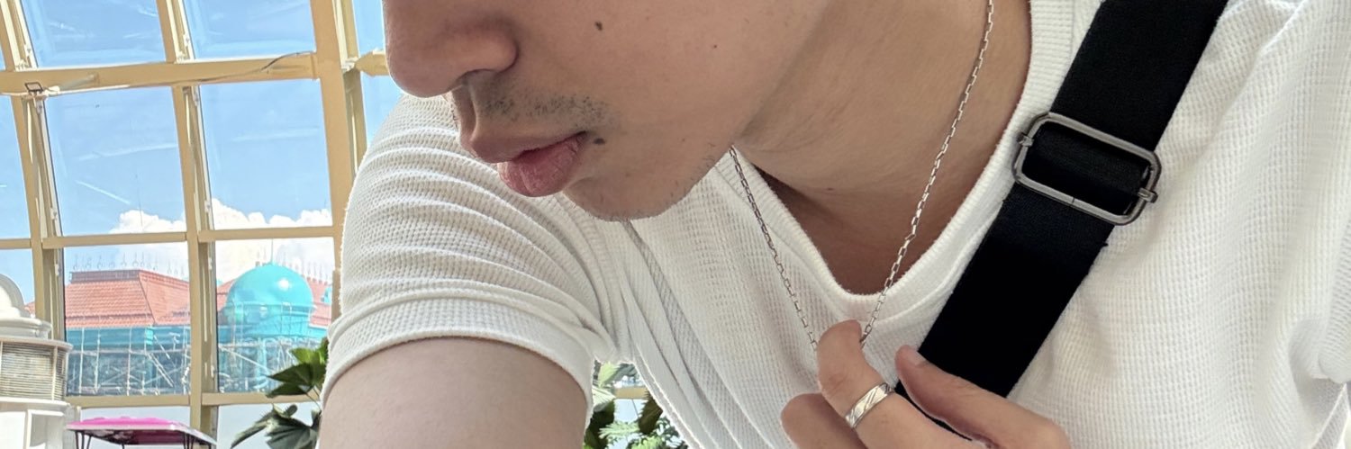 simongadz's profile banner image