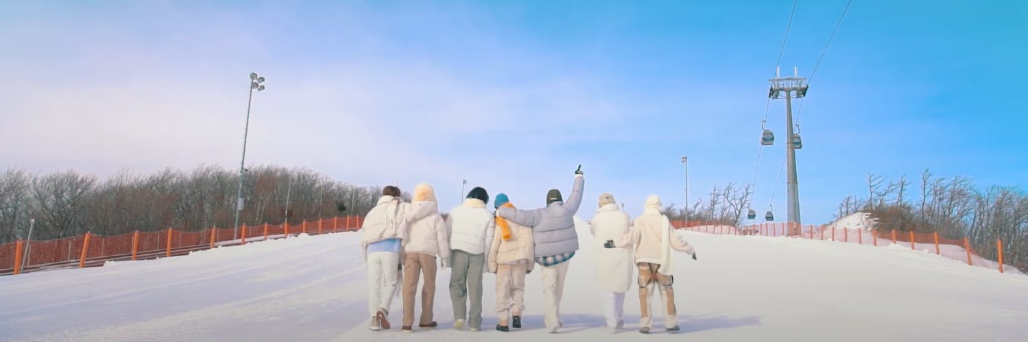 TAETAE 🎄☃️🌟 banner