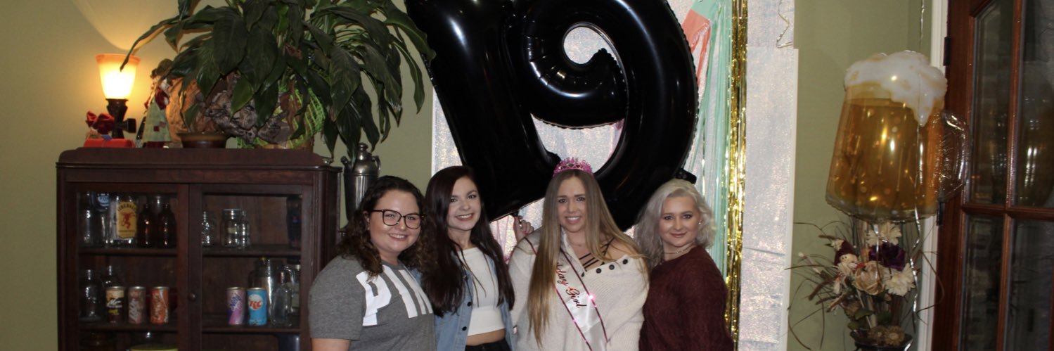 laineywayne_'s profile banner image