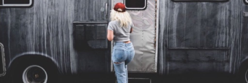 LoveLes_'s profile banner image