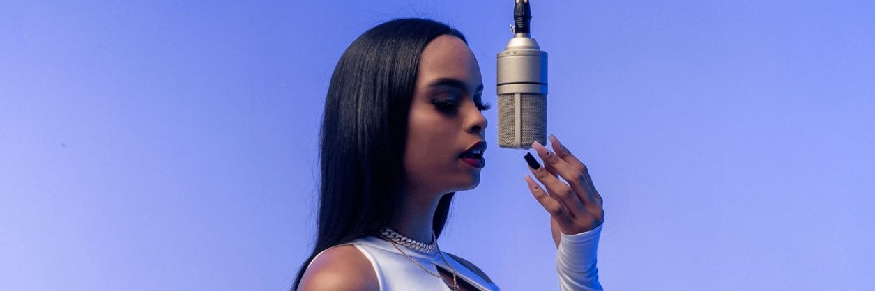 lunymartinez's profile banner image