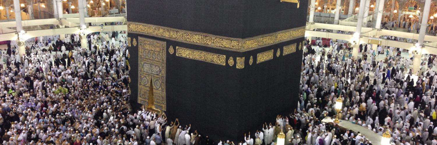 السعادة القرب من أمي banner