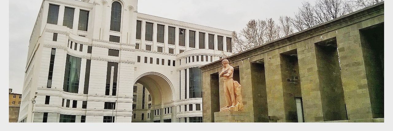 Jean Վարուժան Sirapian banner