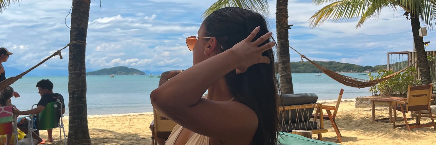 laryfernaanda's profile banner image
