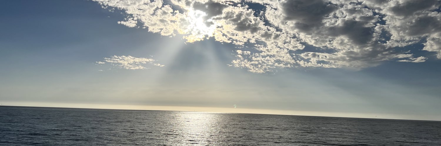 kim0512's profile banner image