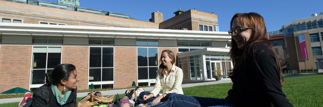 Simmons Alumnae/i banner