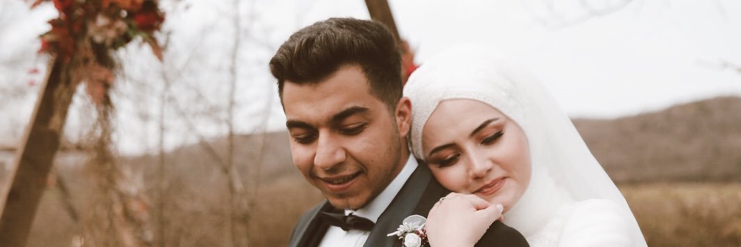 esra_korr's profile banner image