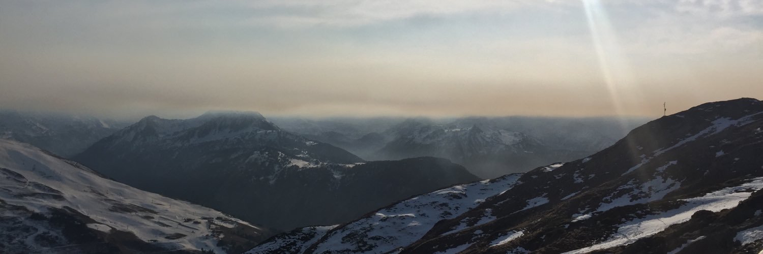vitasmirnova_'s profile banner image