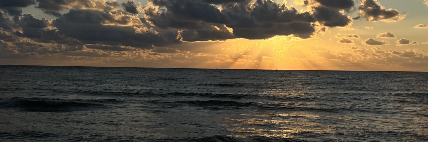 CataClaro's profile banner image