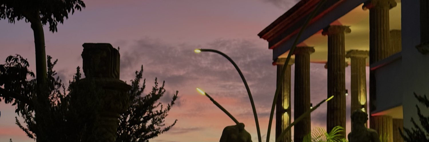 floremakeupbook's profile banner image