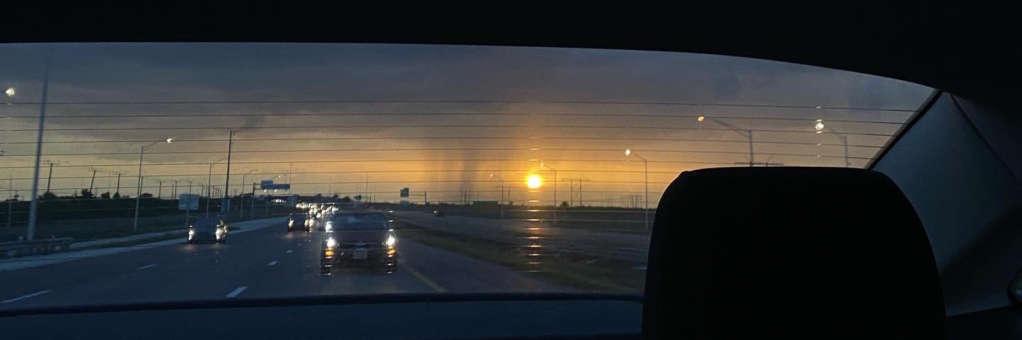 allysonv18's profile banner image