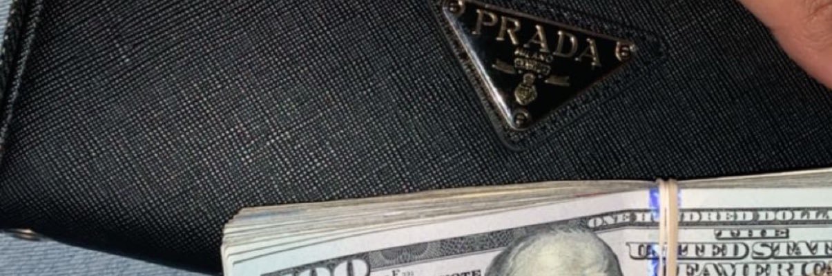 v_celiaa's profile banner image