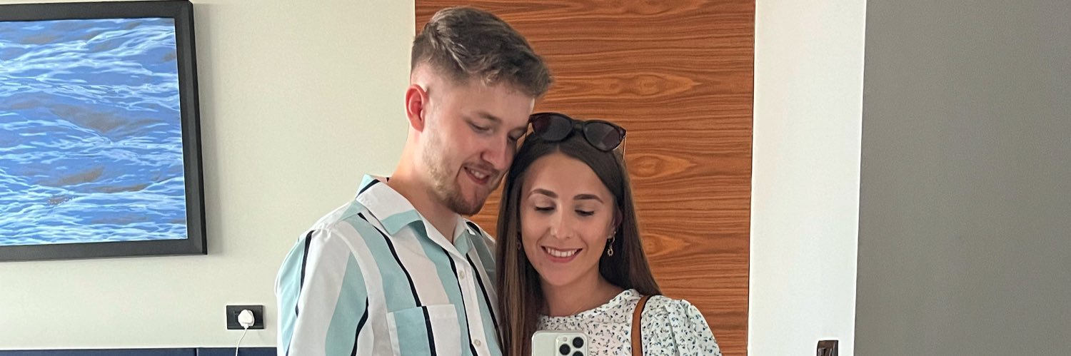 hayley_munns's profile banner image
