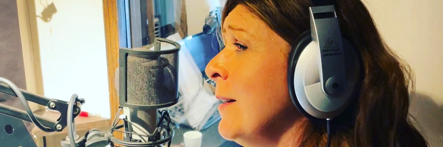 lisastanleysing's profile banner image