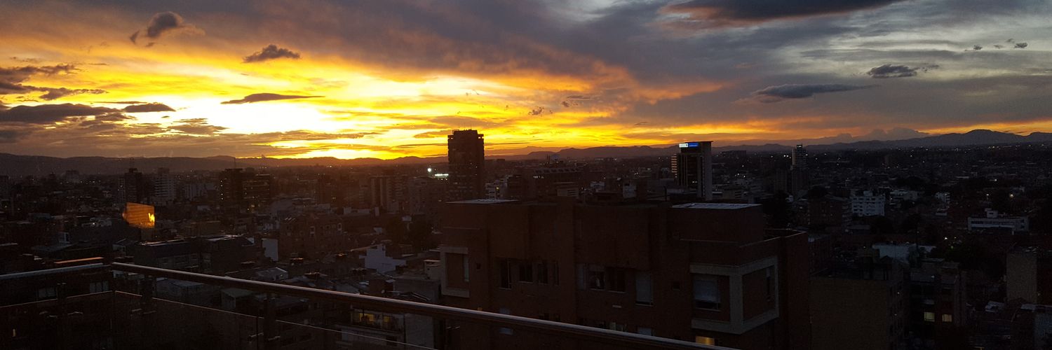 alejolas's profile banner image