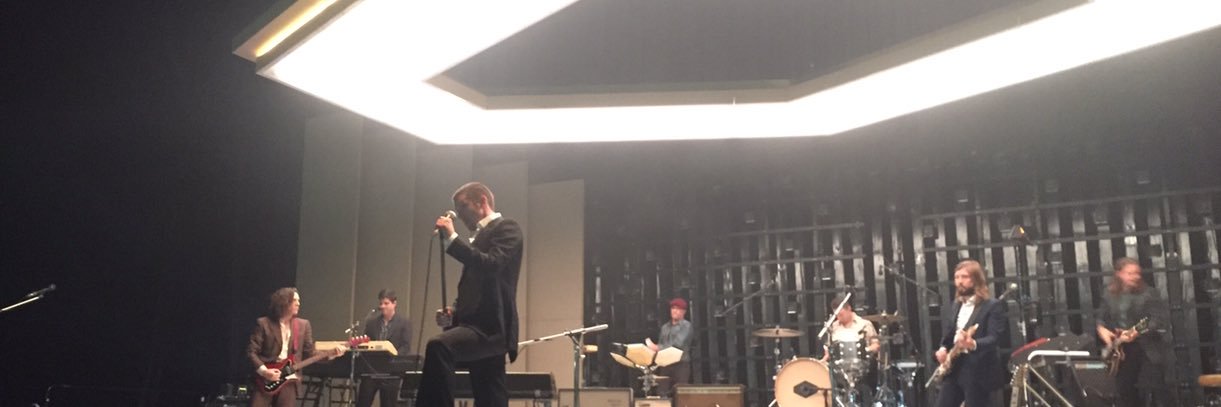 izzy 🛸🩻 banner