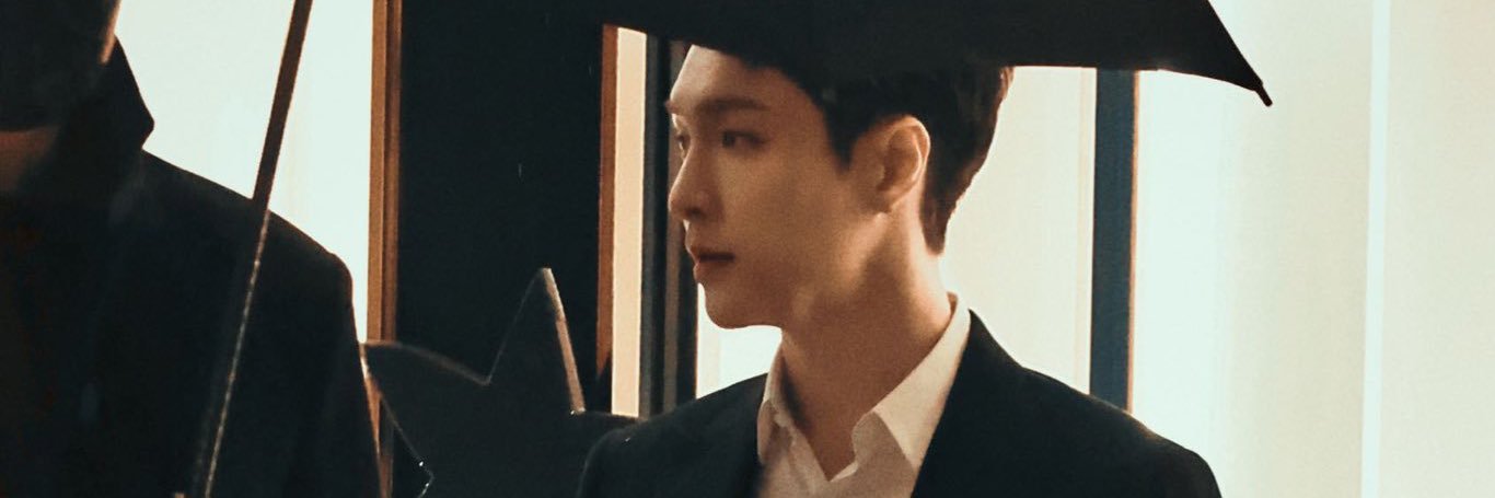 cleoninis's profile banner image