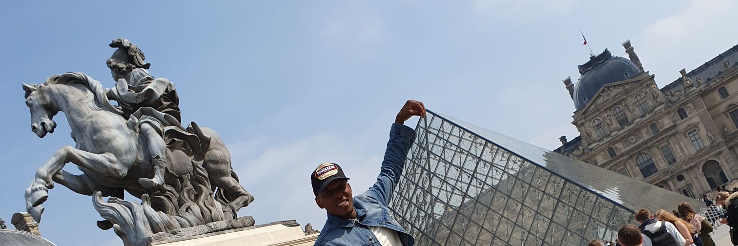 Russell Robinson banner