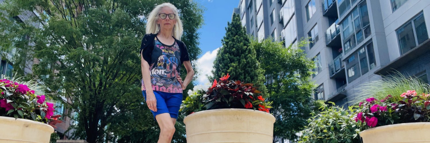 Esther Muldur banner