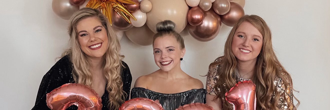 laurboolovesyou's profile banner image