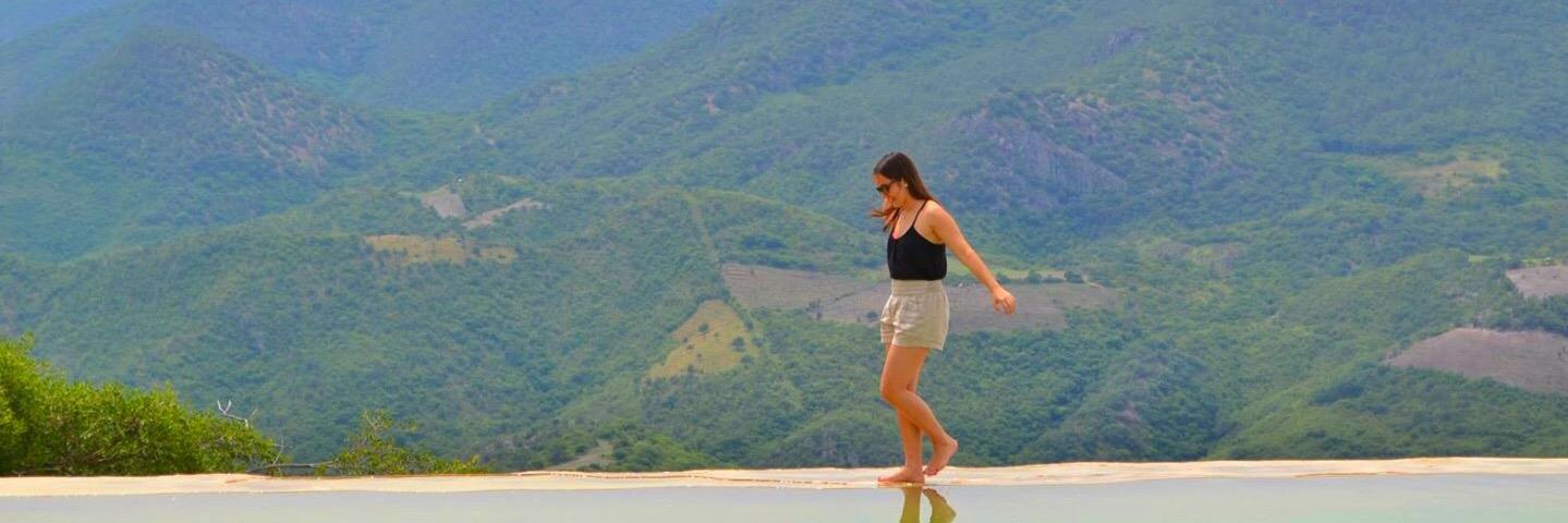 Montse_Alba's profile banner image