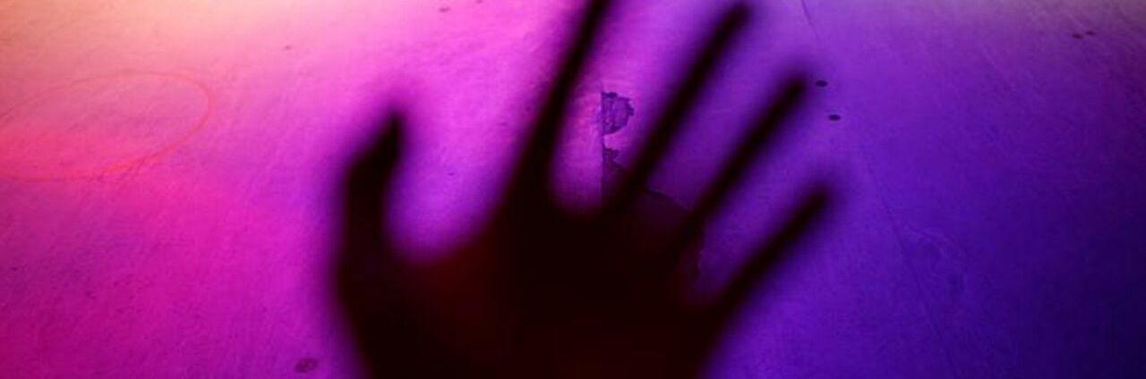 V banner