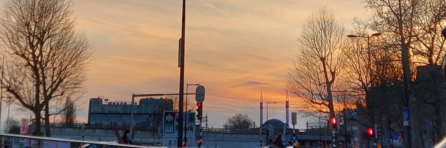 idkreality's profile banner image