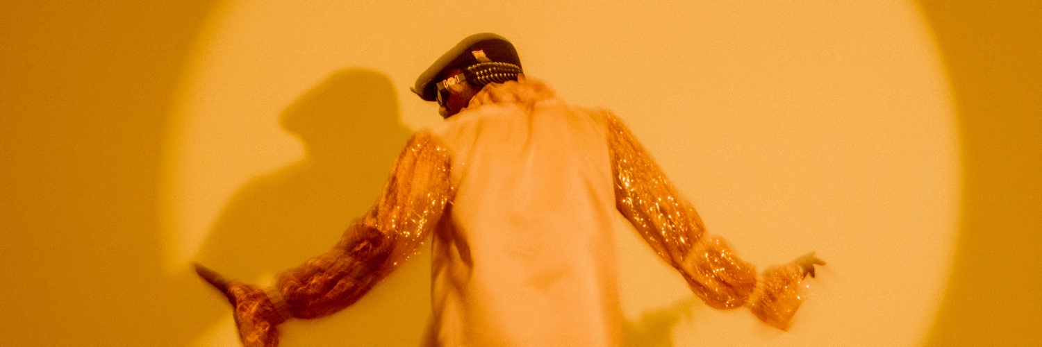 MIKE AKOX (The Showman) banner