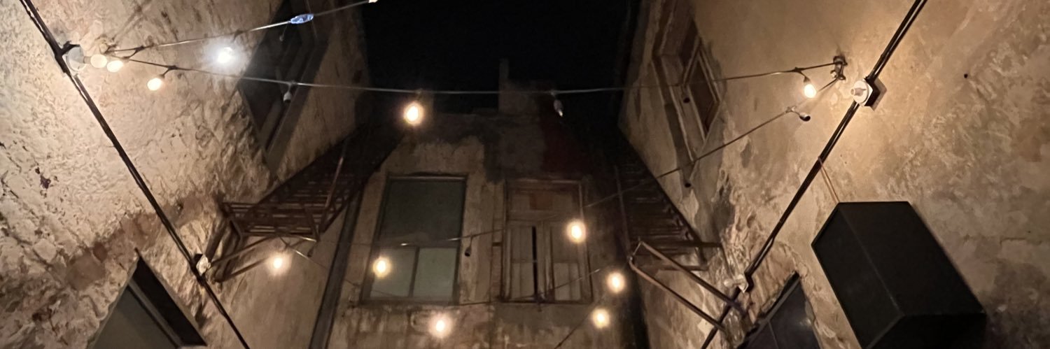 dismyroom's profile banner image