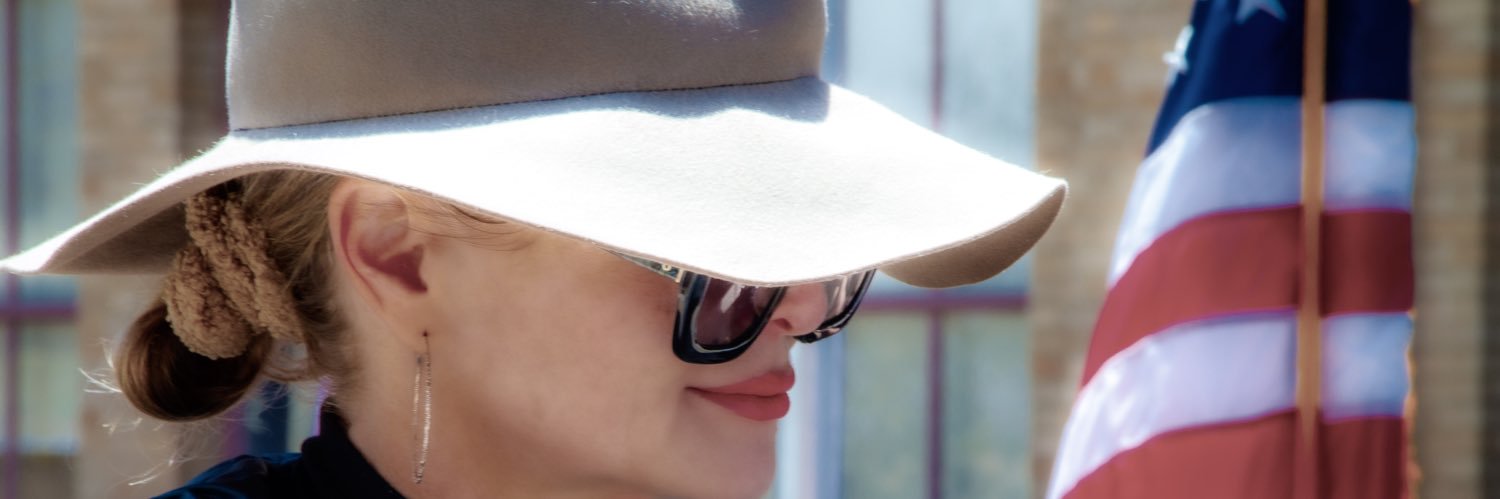 tarabrennan's profile banner image