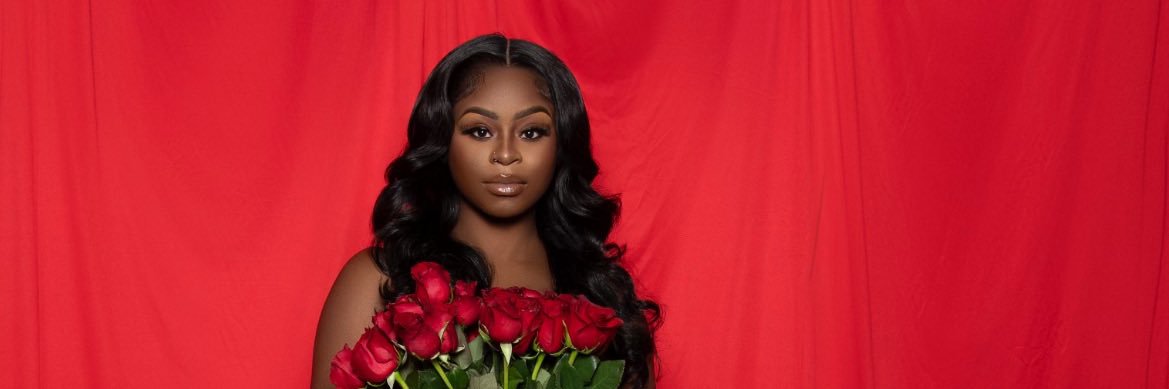 Mari🌹's banner