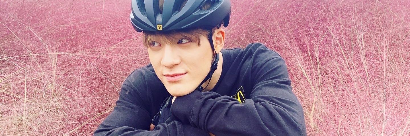 ljnroyal's profile banner image