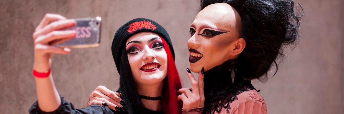 graveblxxm's profile banner image