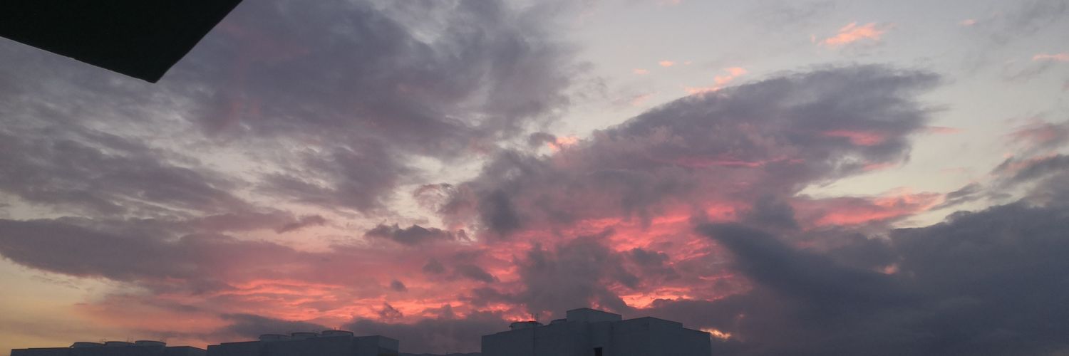 h_xze7's profile banner image