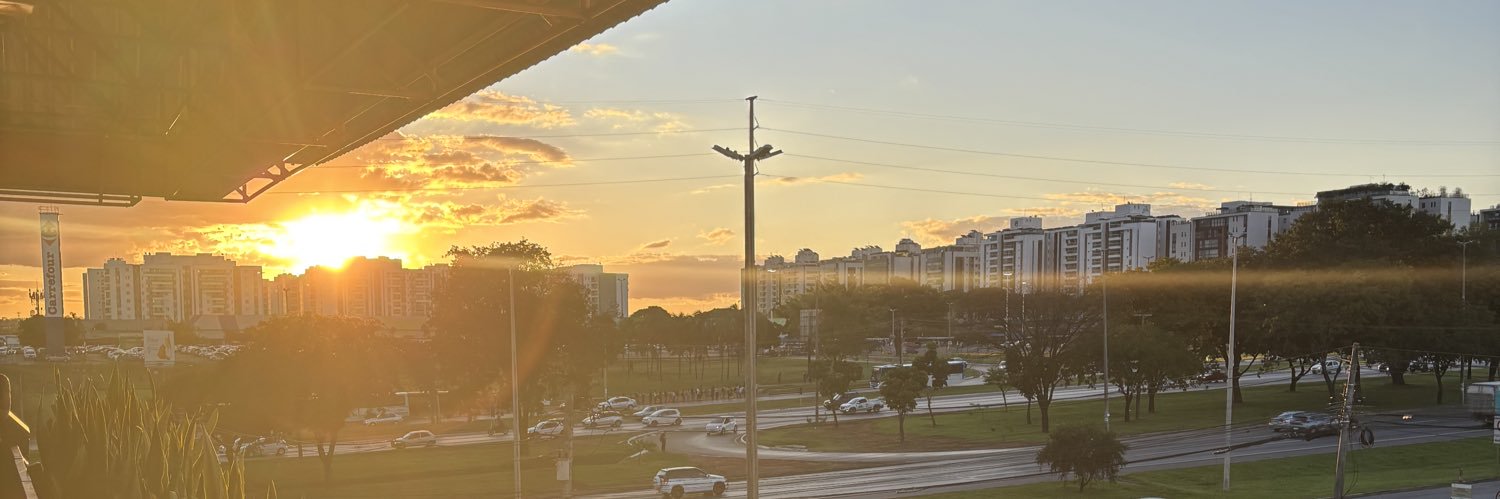vaneessafaria's profile banner image