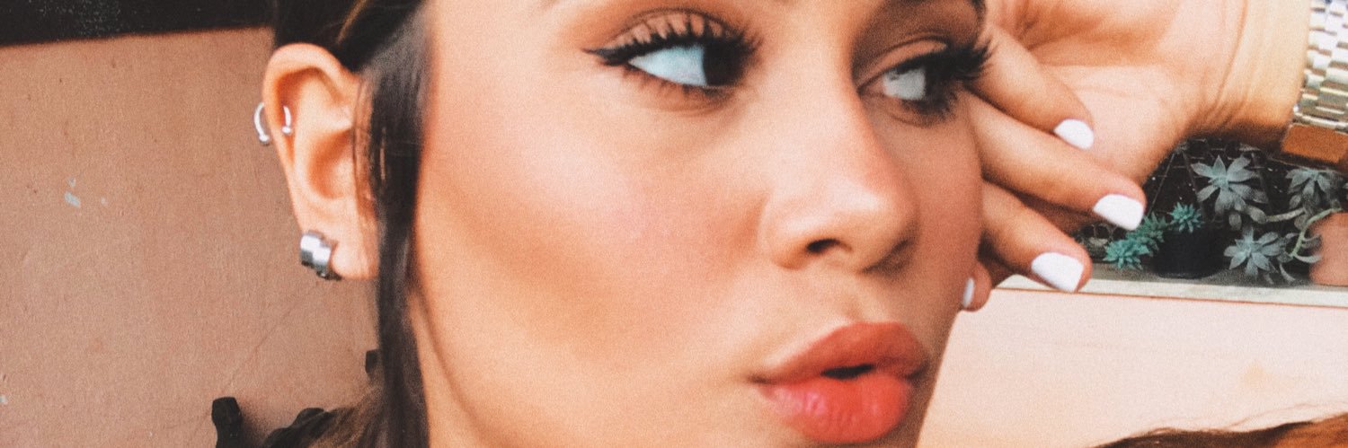 Dhiullia Moreira banner