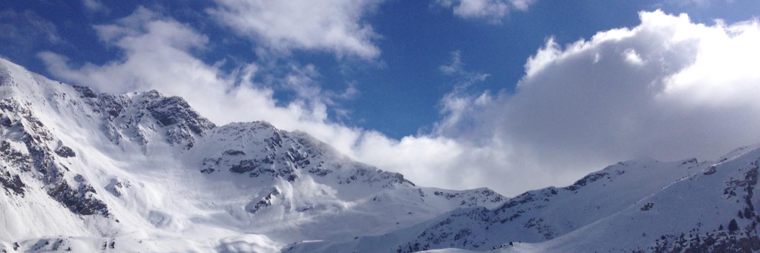 DaAlender's profile banner image