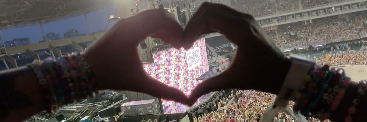 ashtuita's profile banner image