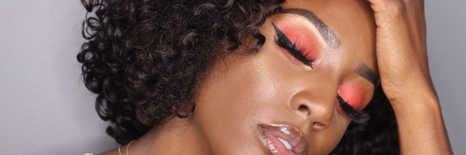 MelRoee's profile banner image