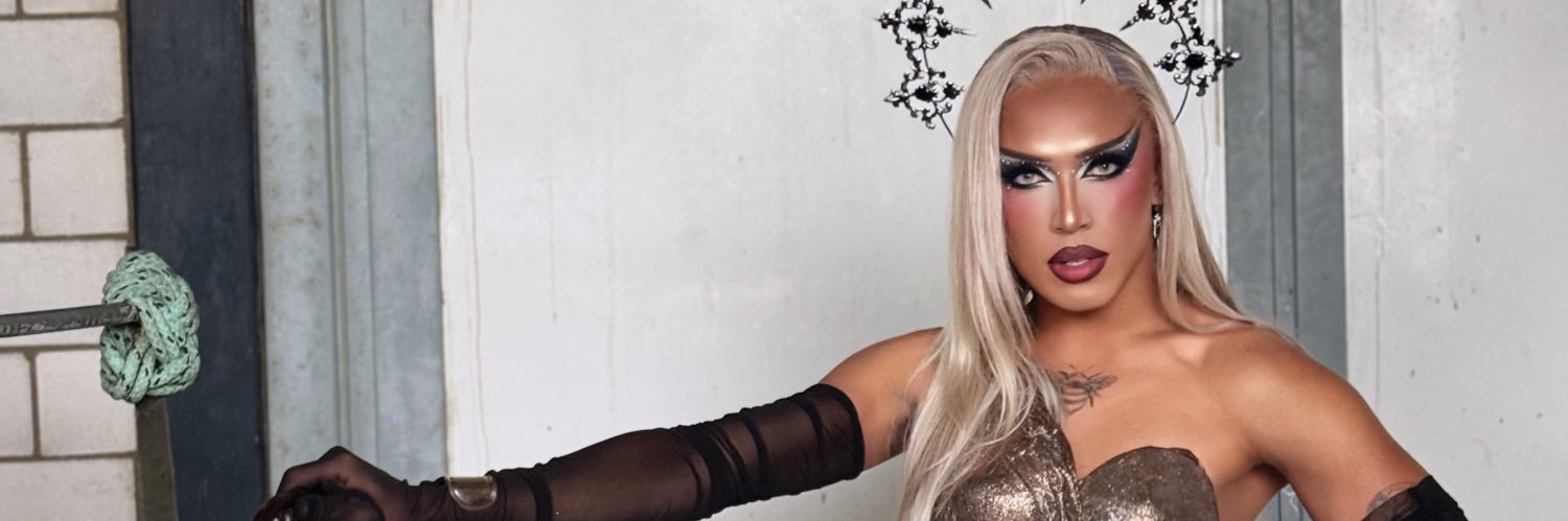 naomifostter's profile banner image