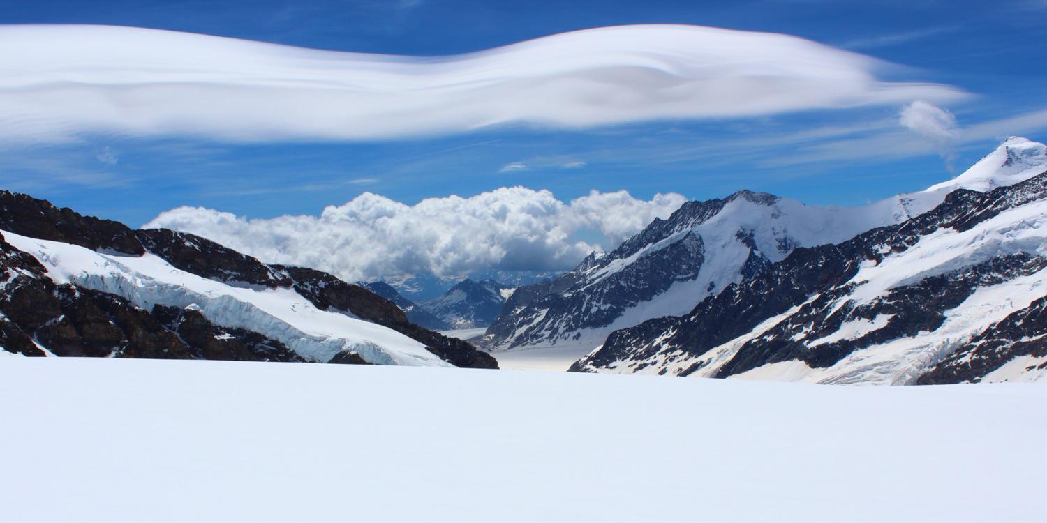 ChristiGoza's profile banner image
