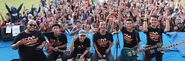 free_out Profile Banner